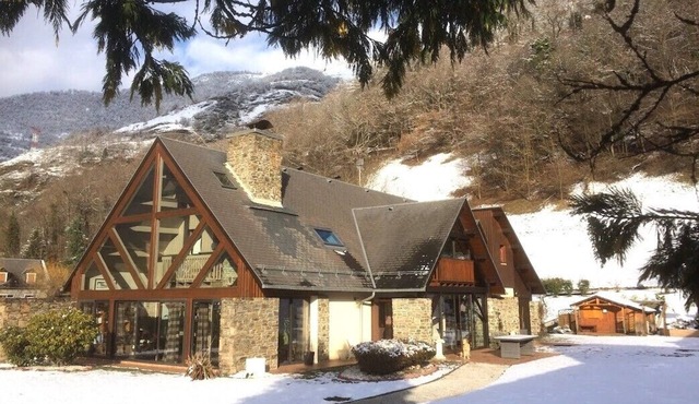 VASTE DEMEURE FOR A WEEKEND OR WEEKEND HOLIDAY IN THE MOUNTAINS.