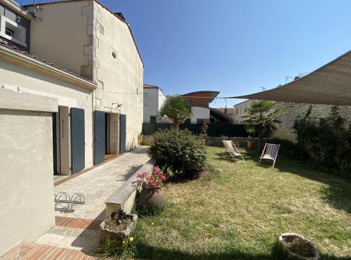 Vaste Maison au Coeur de Fouras, Proche Plages et Commerces, Idéale pour Familles - FR-1-709-39