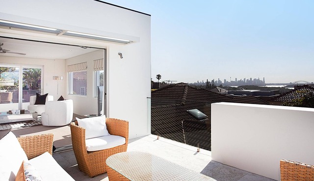 Vaucluse Elegance (ISYD) - Incredible 3 bedroom home with private pool and stunning harbour bridge views