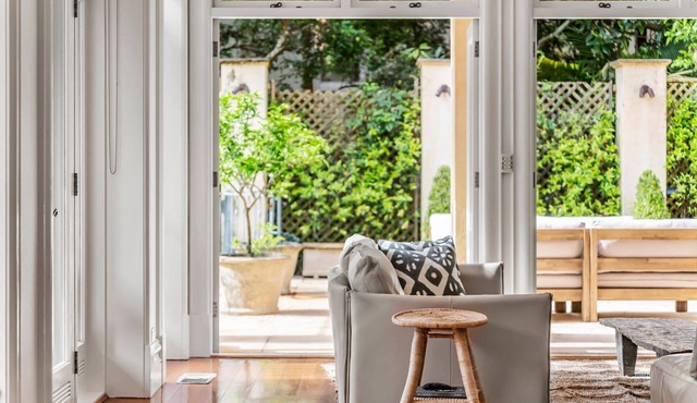 Vaucluse Pool Estate