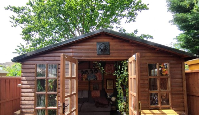 Vc - Cottage In The City