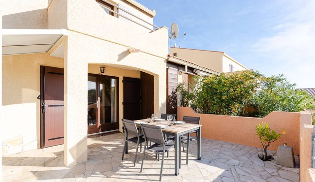 VC43 : 3 room holiday house with collective swimming pool