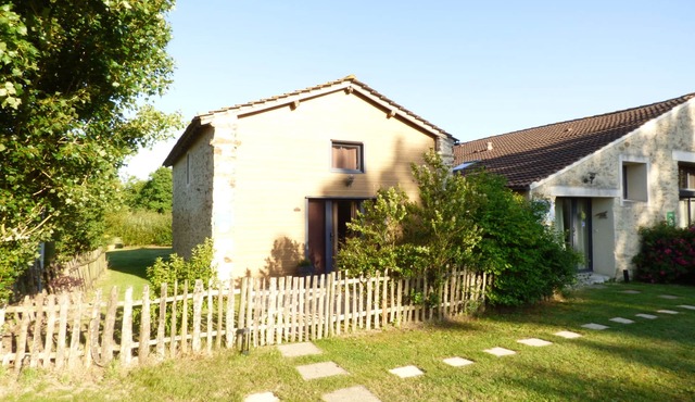 Vendée - Between sea and countryside - Gite La Loge - Heated covered swimming pool