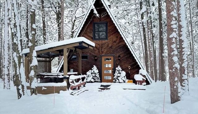 Veaux Pines · Winter Escape Aframe*HotTub*Fireplace*KingBed