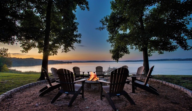 Veazey Cove | 8,000 sq ft Waterfront Home w/Pool + Hot Tub!