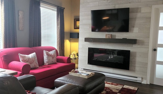 Vee's B's by the Sea. Enjoy Scenic Views of the Ocean