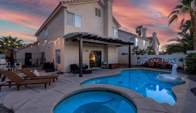 Vegas Game Haven Heated Pool! Near Airport & Strip