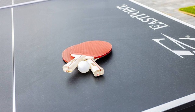 Vegas Strip Hideaway: Strat View | BBQ + Lounge