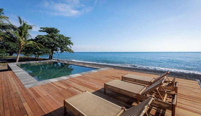 Vela Tianyar Oceanfront Glamping