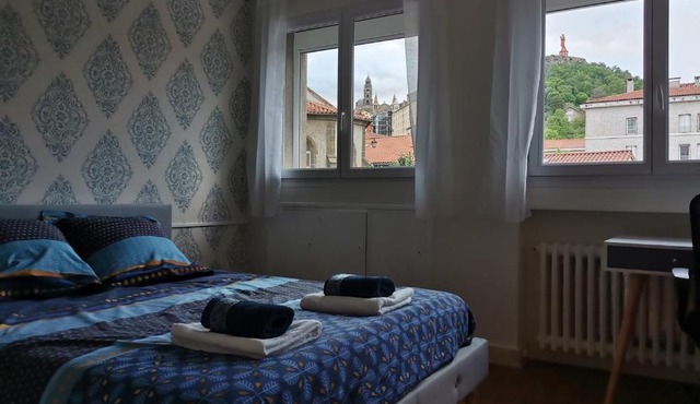 Velay cocon appartement 4 chambres avec vue sur les monuments