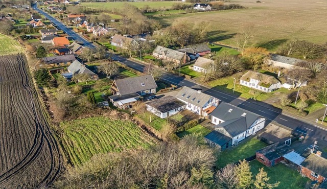 "Veli" - 1.7km from the sea by Interhome
