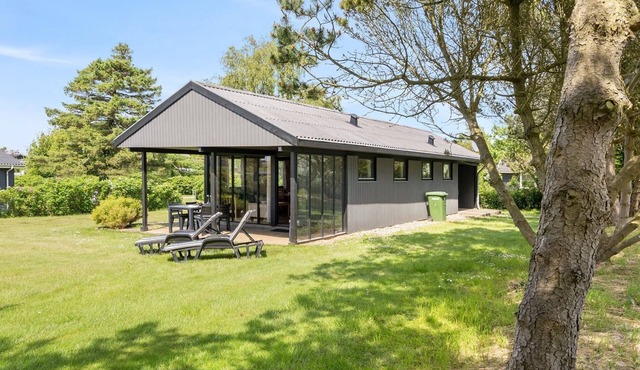 "Veljan" - 400m from the sea by Interhome