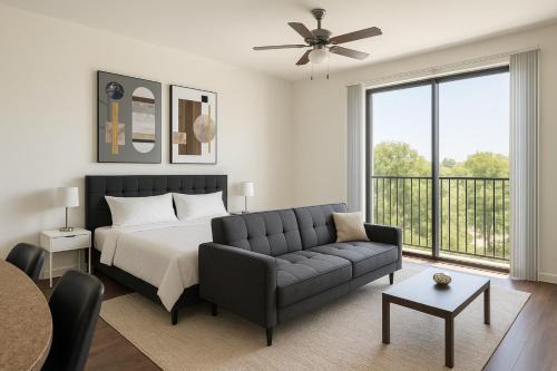 Velvet King Studio Urban Escape A21 1st