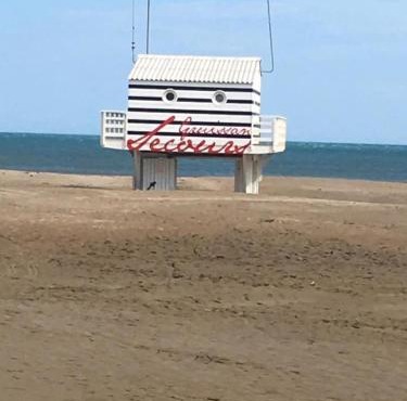 VENEZ SEJOURNER A GRUISSAN .PLAGE DES CHALETS