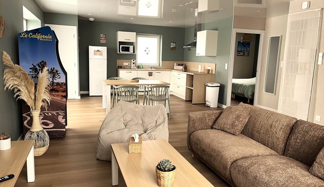 Venice Beach - Suite in residence with swimming pool