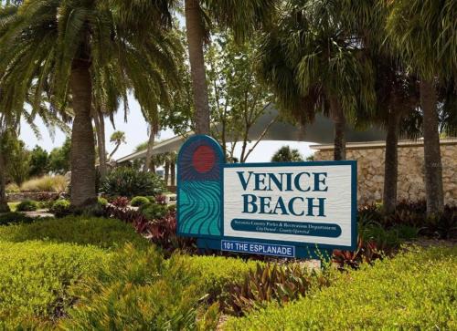Venice FL Paradise Lake Apartment
