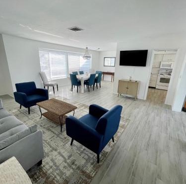 Venice Lakefront Pool Home