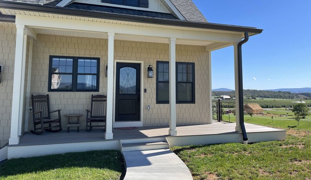 Ventura Cottage: breathtaking views/Outdoor Tub/4 acres/Gym/<10min to Winchester