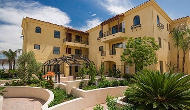 Ventura Downtown Art Loft Style Condo