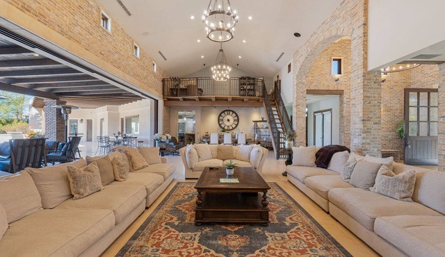 VenueTen Retreat Estate & Private Event Compound