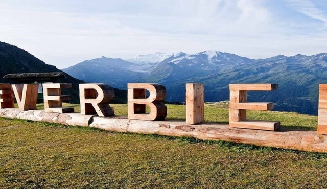 VERBIER LUXURY JUST OFF PLACE CENTRALE