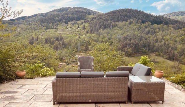 Verblijf op een Landgoed met Adembenemend Uitzicht