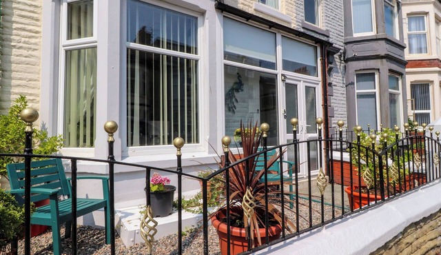 VERDO HOUSE, pet friendly, country holiday cottage in Blackpool