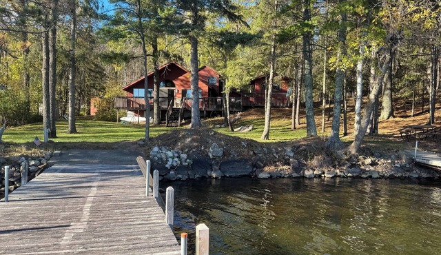 Vermilion Lakeside Cabin w/Sauna, 2 Docks, AC, Fast Wifi, EV Charger and Kayaks