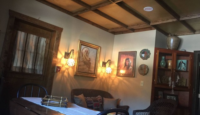 Vermilion Park Inn, #1 Indian Rock Efficiency Apartment - 2 night min stay