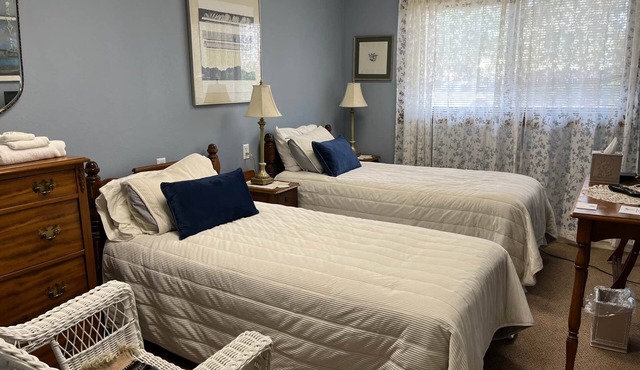 Vermilion Park Inn, #7 Spanish Room