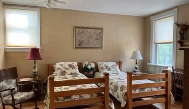 Vermilion Park Inn, #8 Italian Room (2nd floor)