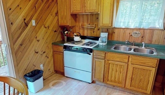 VermilionRiverCottages - Forester Cottage