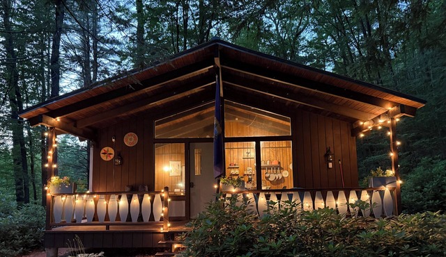 Vermont Cozy Cabin with Fireplace Near Hiking Trails, Stratton, Manchester