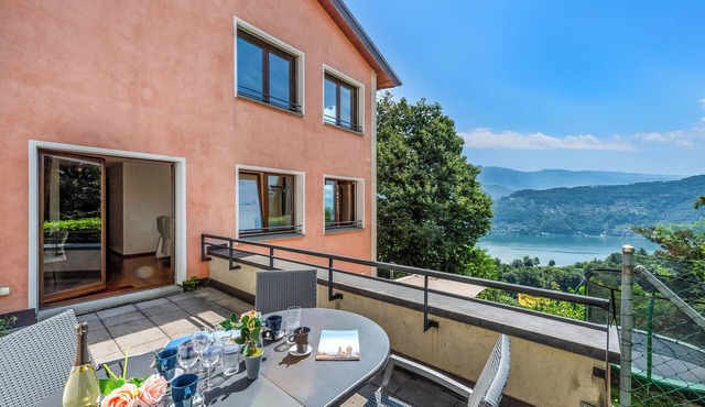 Vernate Lugano Lake Sweet View, Vernate, Switzerland