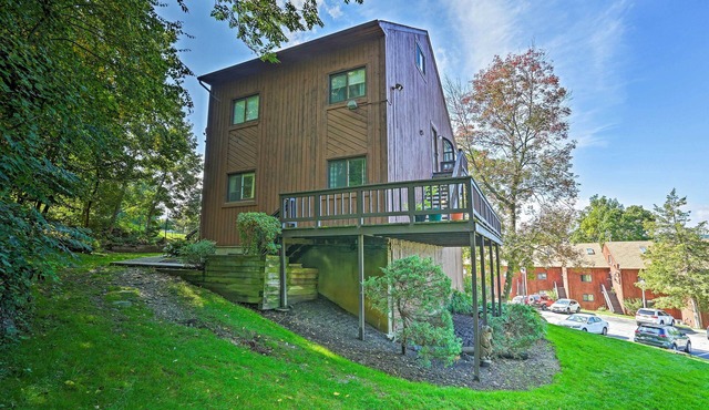 Vernon Condo w/Deck, Near Appalachian Trail!