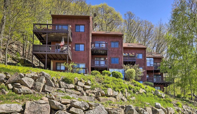 Vernon Township Condo w/ Scenic Mtn Views!