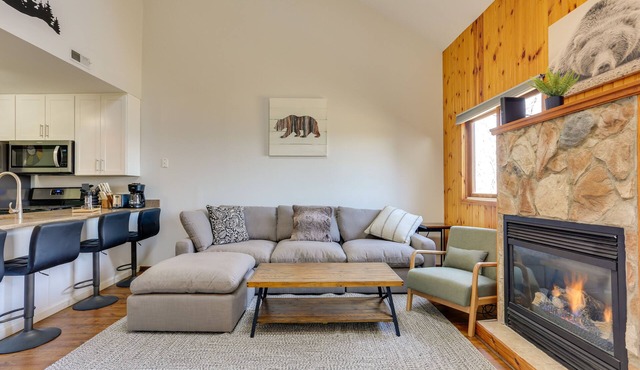 Vernon Township Vacation Rental w/Private Balcony