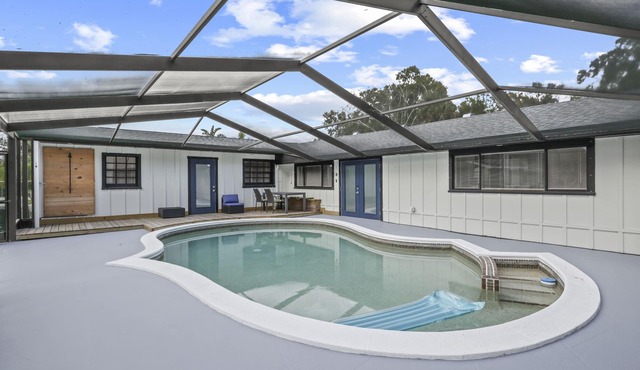 Vero Beach Paradise Unit 3 - Close to Airport, Downtown & Beaches