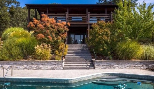 Verona: Awesome Views, Pool, Vineyard, Hot Tub!