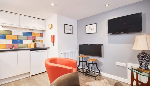 Versatile Apt nr EMA Free Gym Access, Fast WiFi