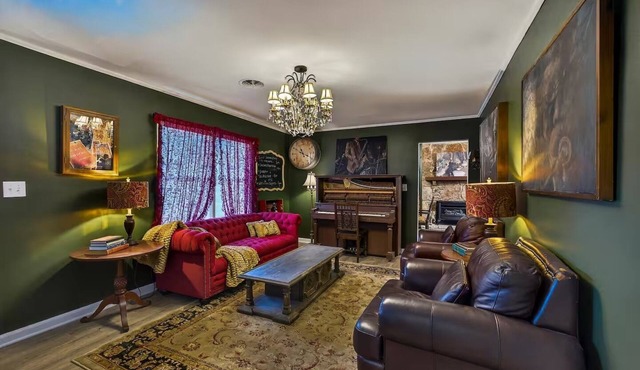 Vervain Villa, Stay With Vampire Diaries Props