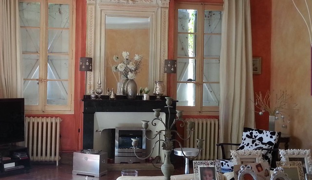 Very beautiful mansion in the heart of a pretty Tarn village
