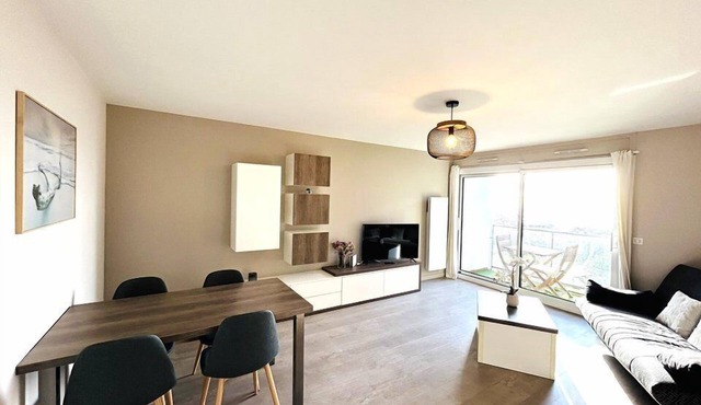 Very beautiful 4-person apartment, sea view, beaches 30m away