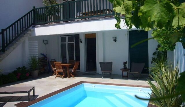 Very beautiful Basque house from the 1930s with heated pool in the center of Biarritz