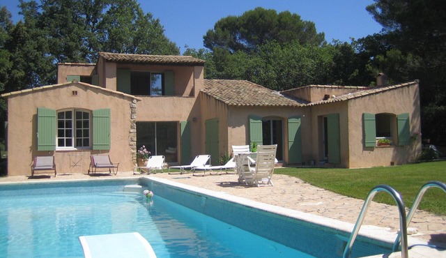VERY BEAUTIFUL HOUSE with south facing garden near Aix en Provence