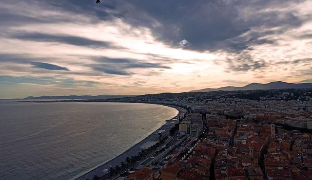 Very bright apartment close to the sea - Appartement très lumineux et proche de la mer