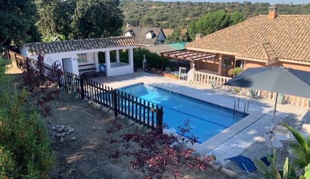 Very bright villa with many spaces outside