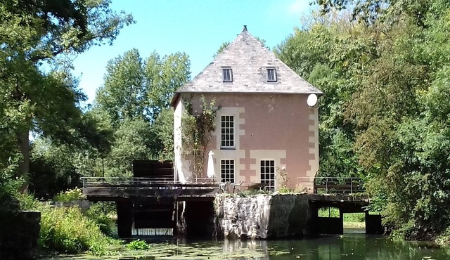 Very calm charming mill 15km from Tours - Paradisiac!