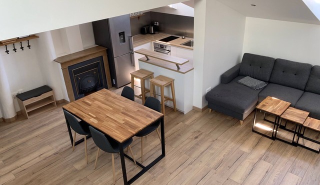 Very calm, light and charming flat, just 5 min walk from Part Dieu station