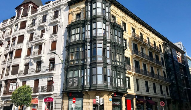 Very central apartment in Bilbao a few meters from Gran Vía, E-BI-752.
